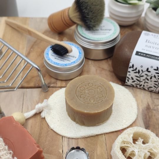 Accessoires cosmétiques savons naturels bio